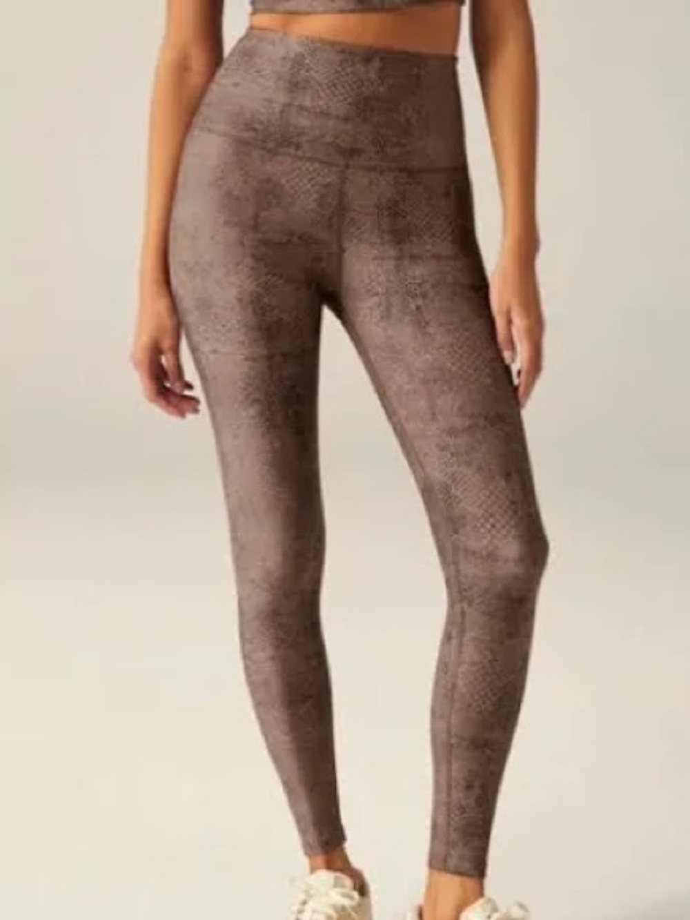 Beyond Yoga Caught in the Midi neutral snake size medium